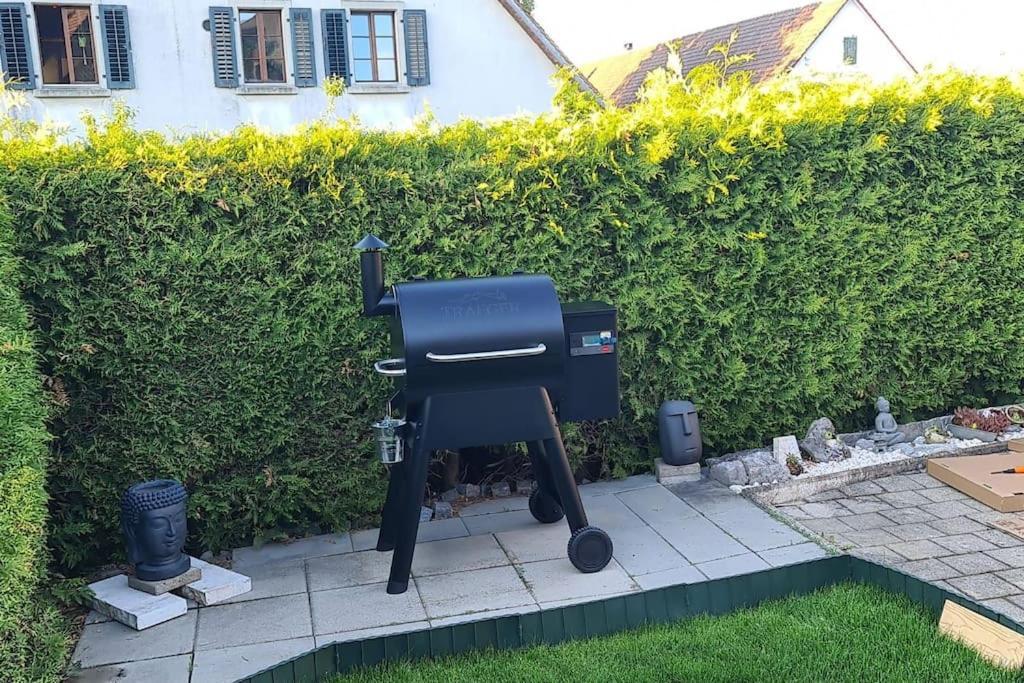 3 Bedroom Swiss House On 3 Floors Oberglatt Exterior foto