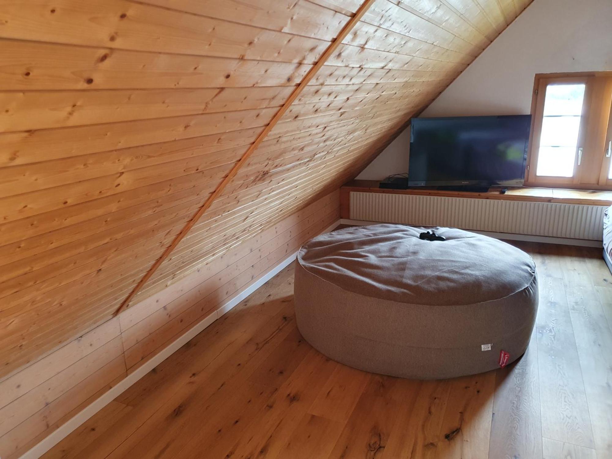 3 Bedroom Swiss House On 3 Floors Oberglatt Quarto foto